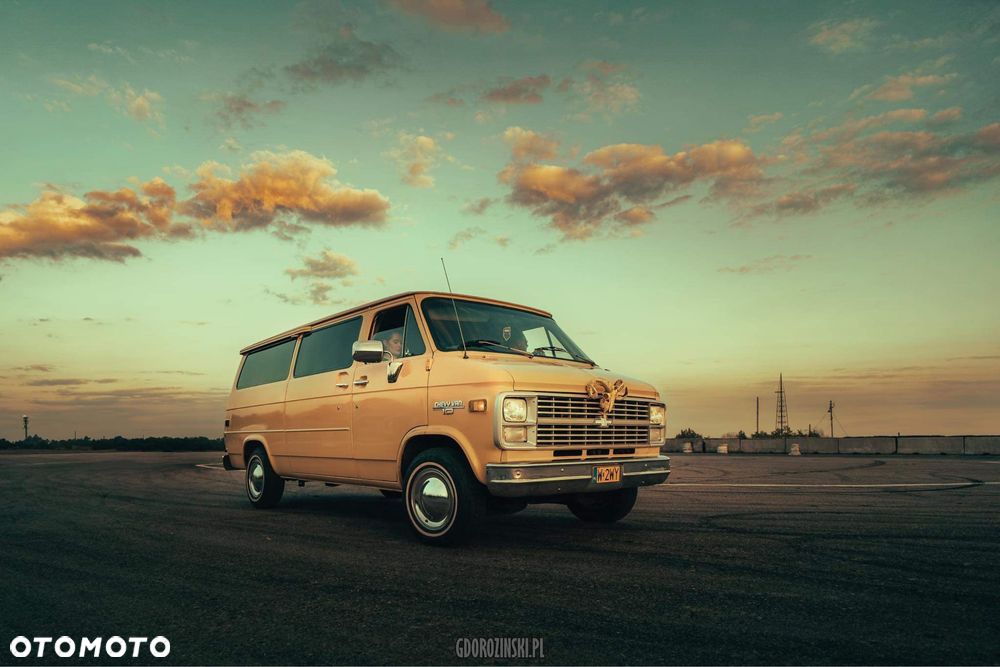 Chevrolet Chevy Van
