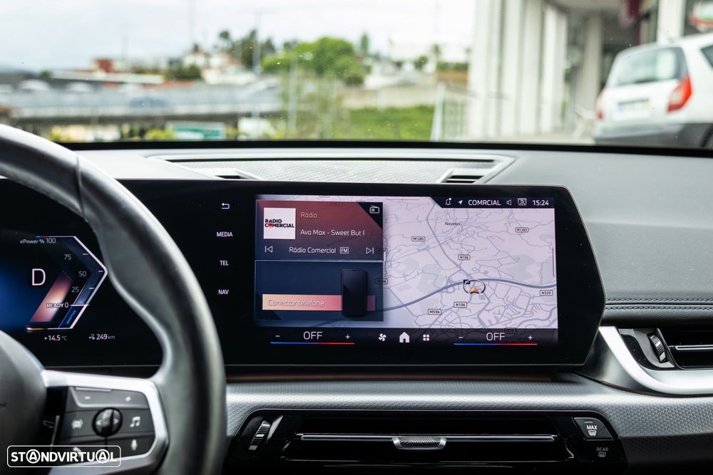 BMW iX1 eDrive20 Pack Desportivo M - 34