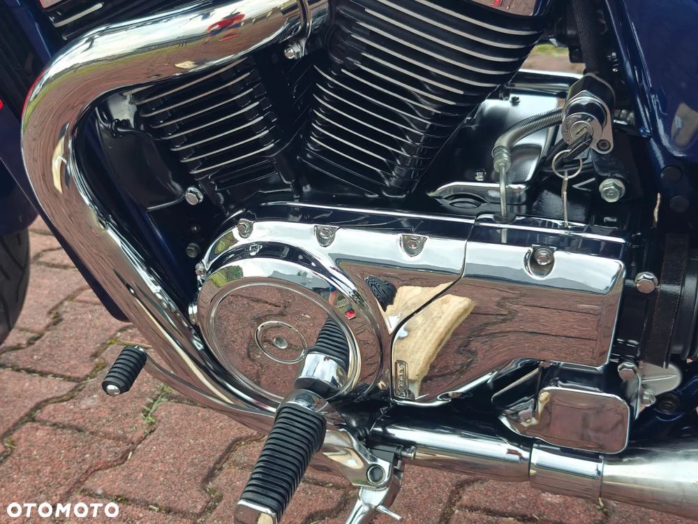 Suzuki Intruder - 27