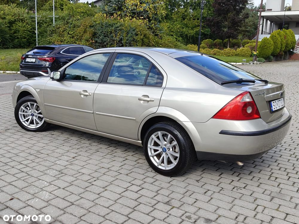 Ford Mondeo 1.8 Gold X - 21
