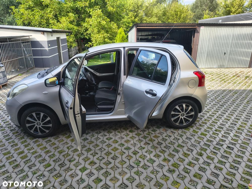 Toyota Yaris 1.0 Luna A/C - 2