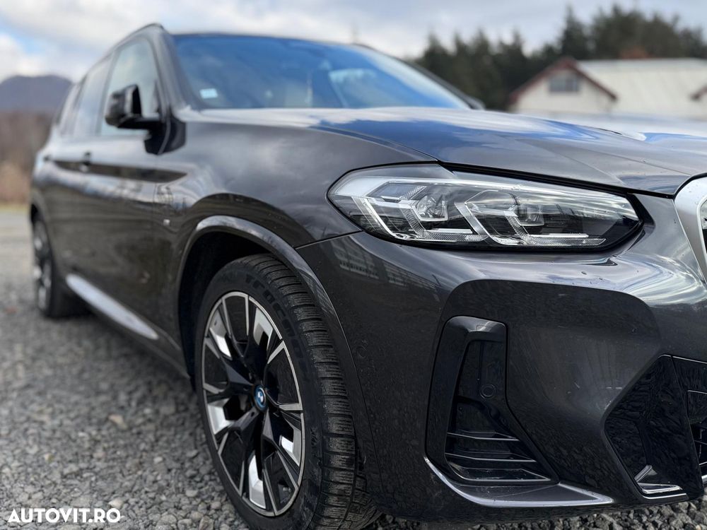 BMW iX3 - 7