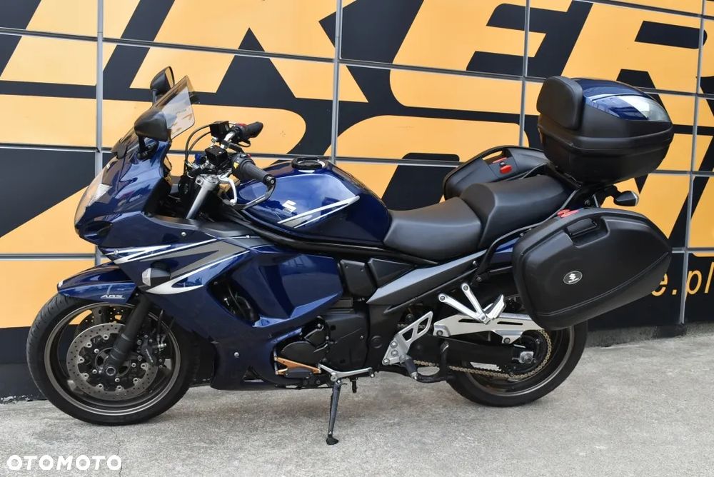 Suzuki GSX - 8
