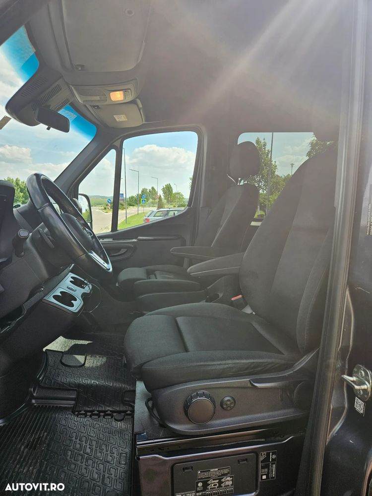 Mercedes-Benz Sprinter - 25