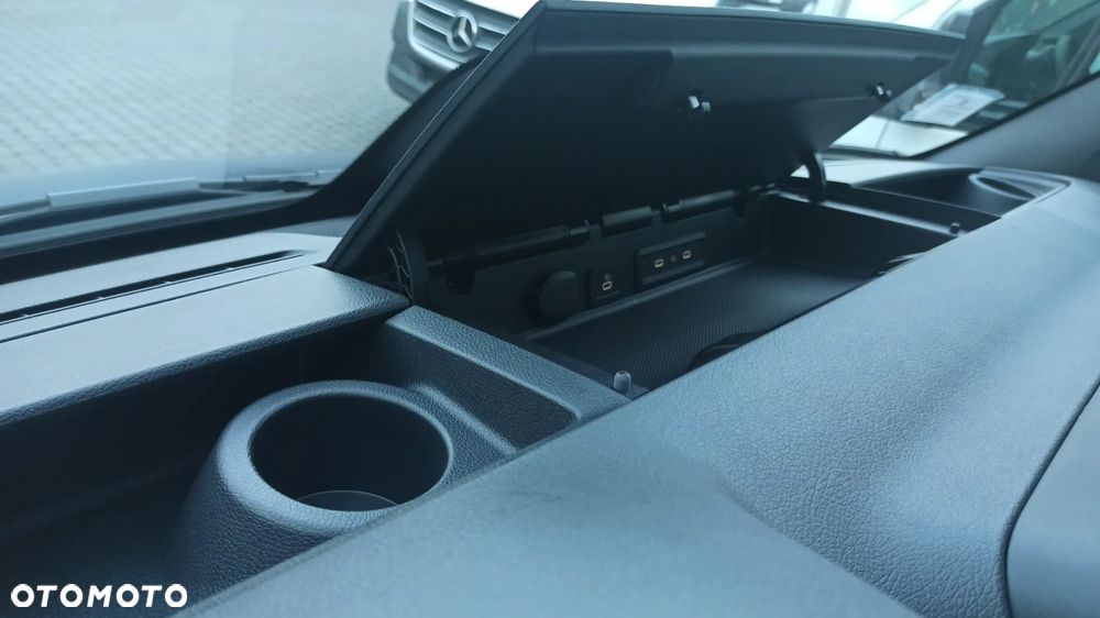 Mercedes-Benz Sprinter - 10