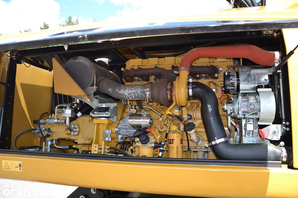 Caterpillar 318 D - 19