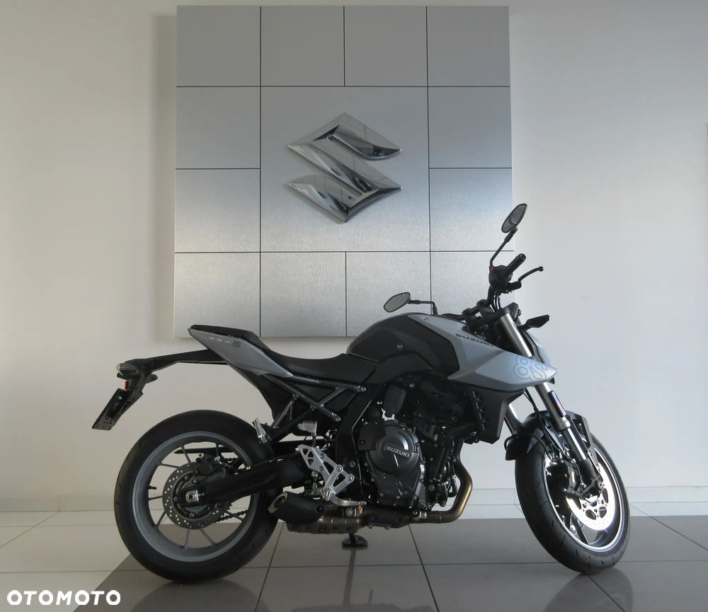 Suzuki GSX - 2