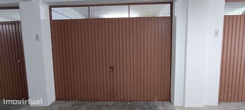 Garagem para arrendar (box) na praia do Baleal, Peniche - Grande imagem: 3/4