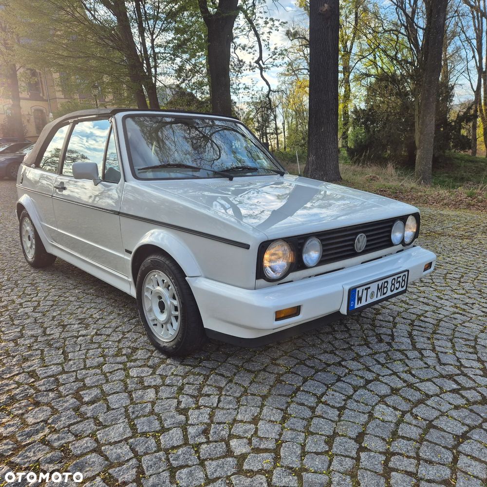 Volkswagen Golf - 1