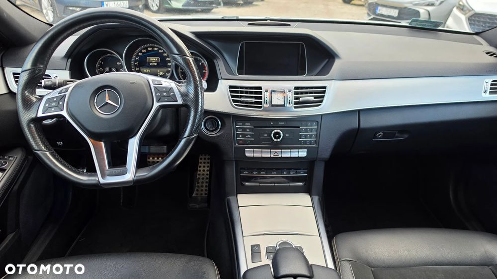 Mercedes-Benz Klasa E 220 BlueTEC 4Matic 7G-TRONIC Avantgarde - 21