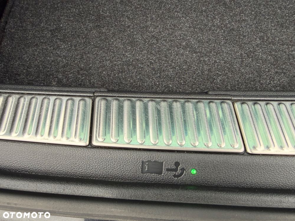 Skoda Superb 2.0 TDI Ambition - 28