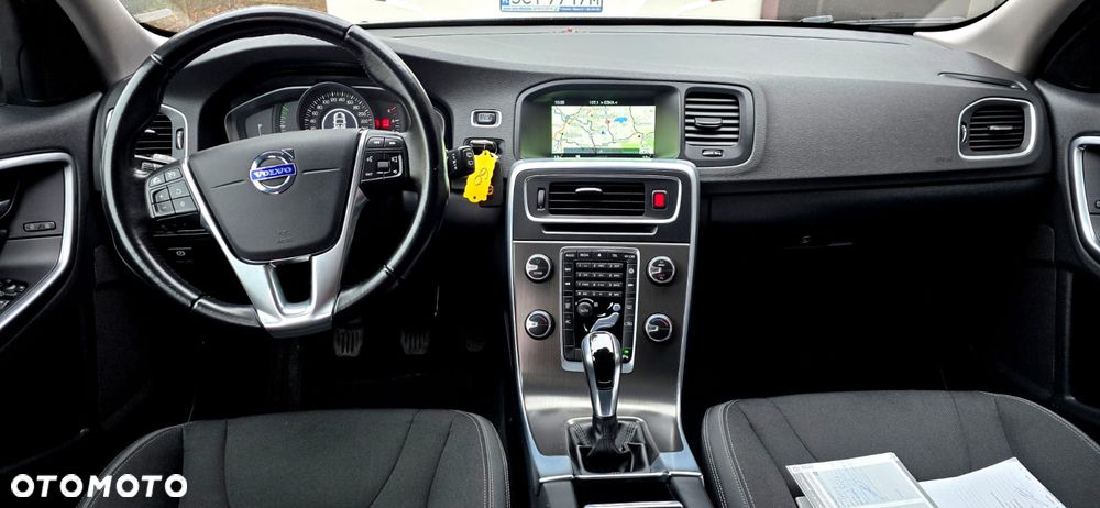 Volvo V60 D4 Momentum - 10
