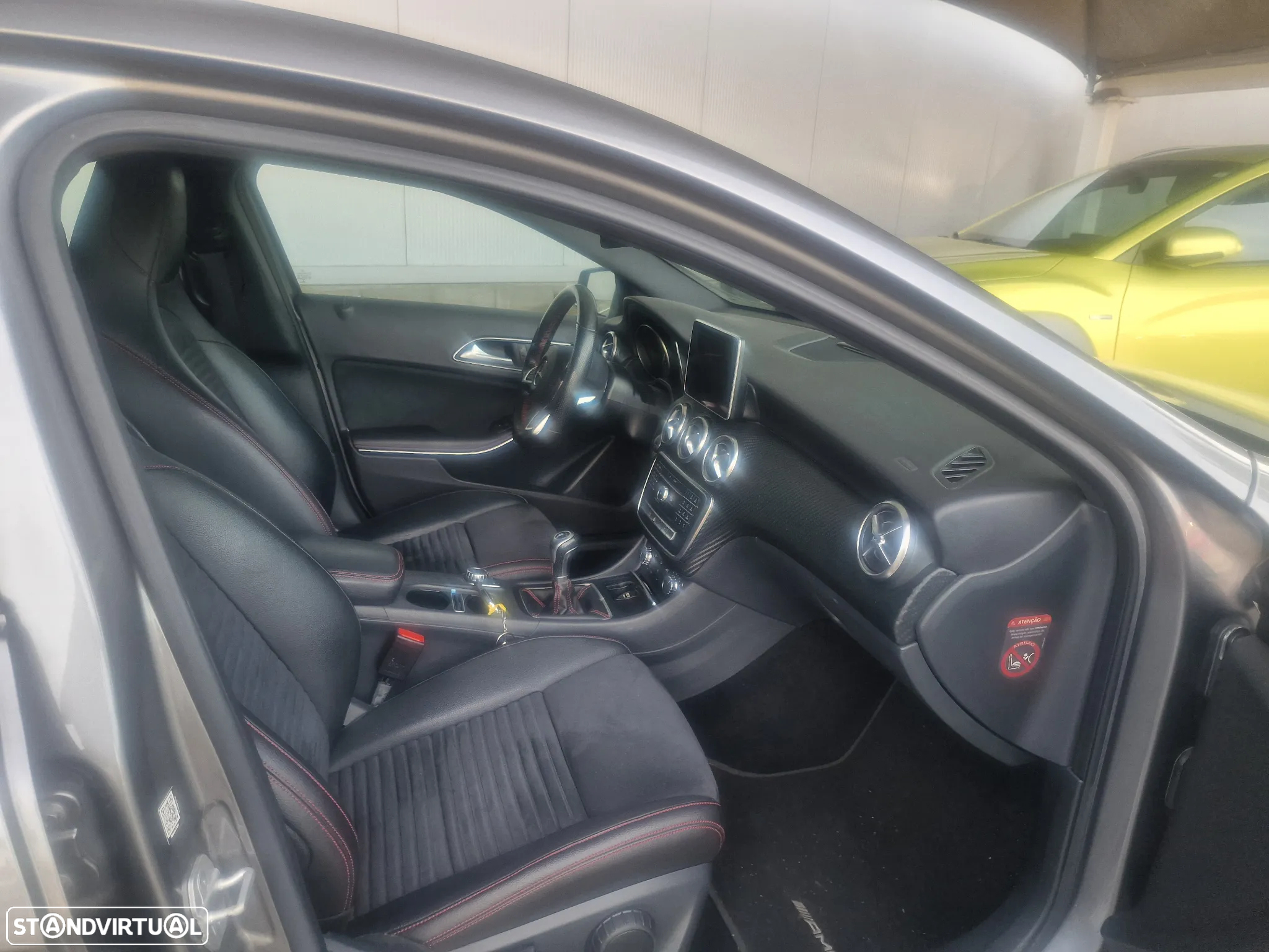 Mercedes-Benz A 200 d AMG Line - 14