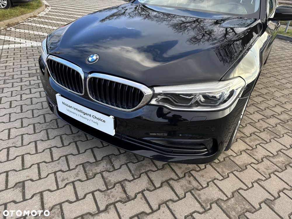 BMW Seria 5 530i GPF xDrive Sport Line sport - 27