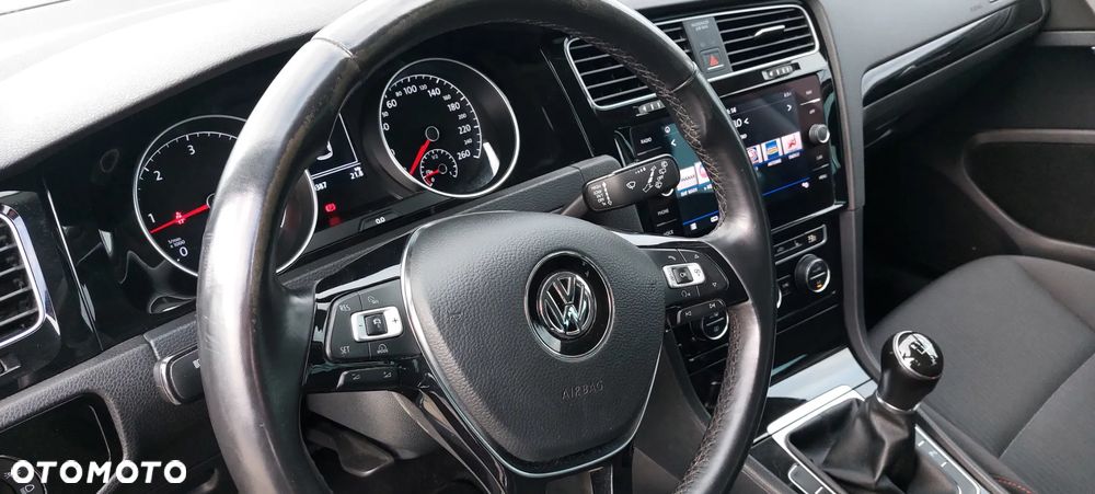 Volkswagen Golf 1.6 TDI Sound - 21