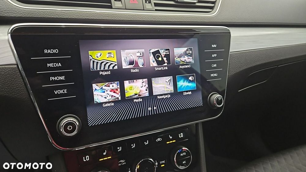 Skoda Superb 2.0 TDI SCR Ambition DSG - 20