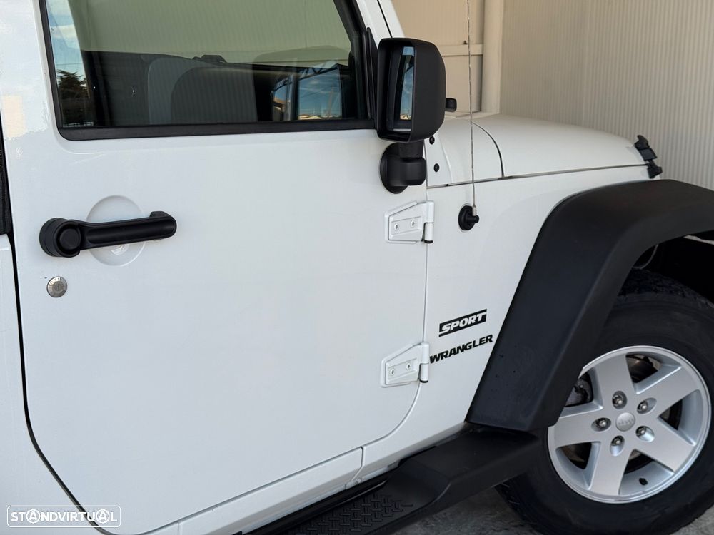 Jeep Wrangler 2.8 CRD ATX Sport - 11