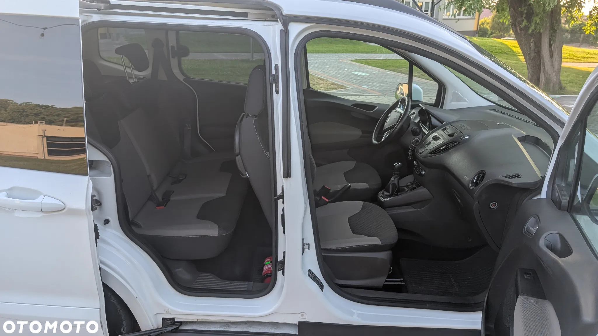 Ford Tourneo Courier 1.0 EcoBoost Titanium - 13