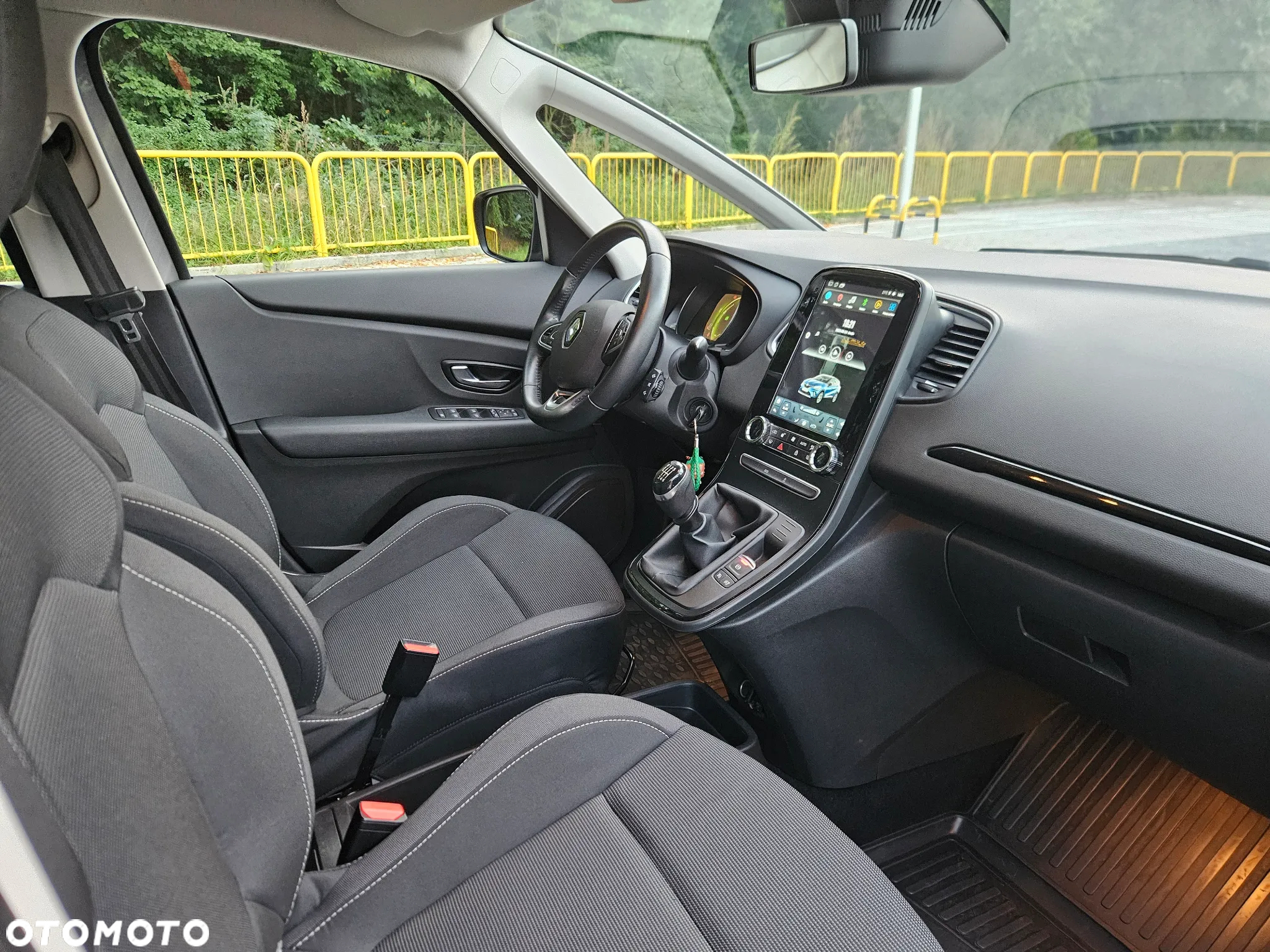 Renault Scenic 1.3 TCe FAP Zen - 13