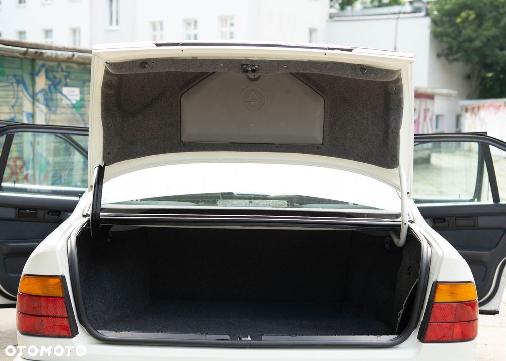 BMW Seria 5 520i - 31