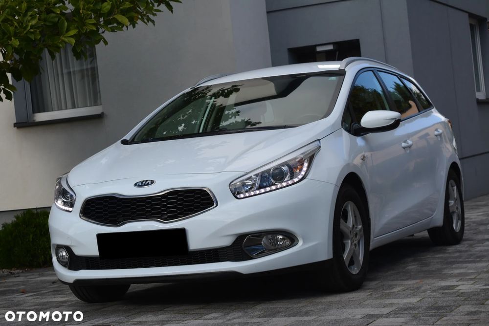 Kia Ceed 1.4 CVVT Dream Team Edition - 28