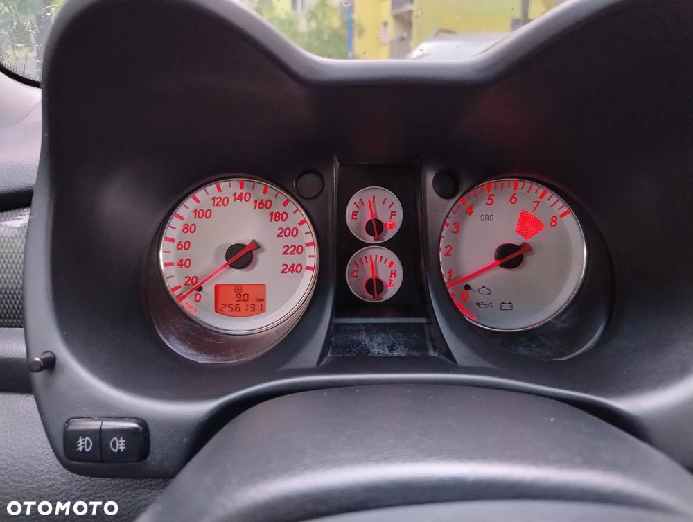 Mitsubishi Outlander 2.4 Dakar - 9