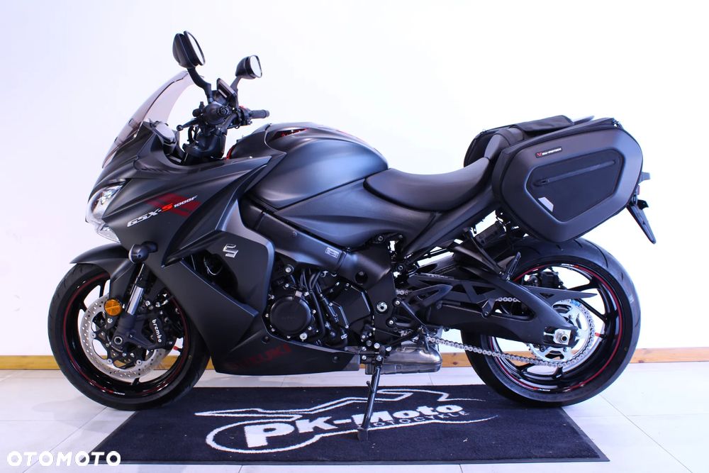 Suzuki GSX - 3