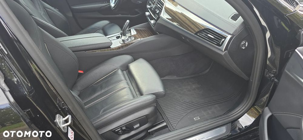 BMW Seria 5 520d Luxury Line - 9