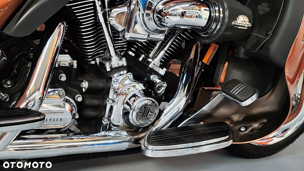 Harley-Davidson Touring Street Glide - 16
