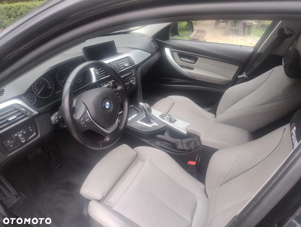 BMW Seria 3 328i Touring Sport-Aut Luxury Line - 7