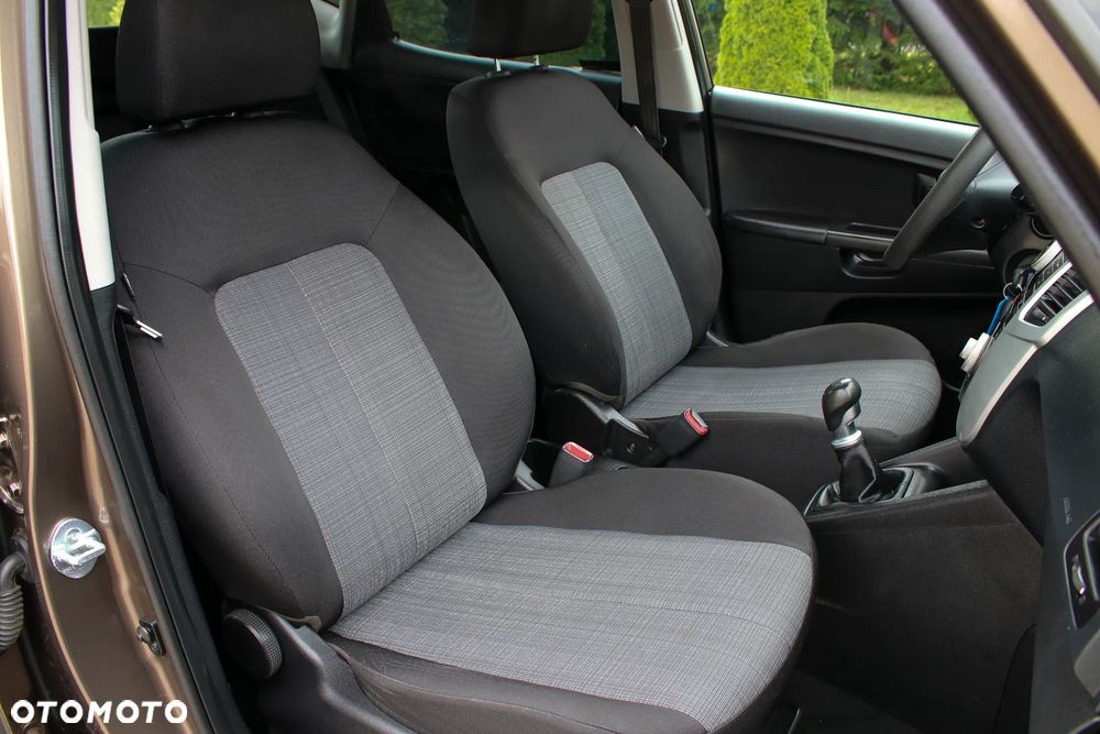 Kia Venga 1.4 CVVT Vision - 22