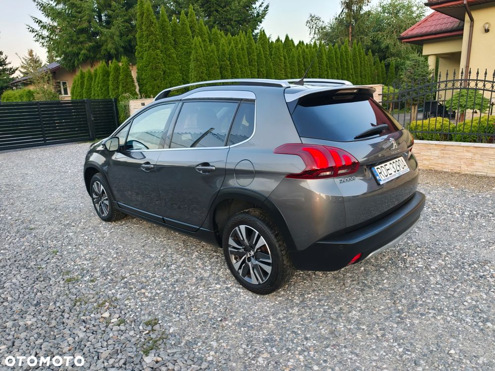 Peugeot 2008 - 8