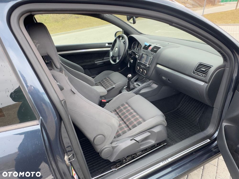 Volkswagen Golf 2.0 GTI - 8
