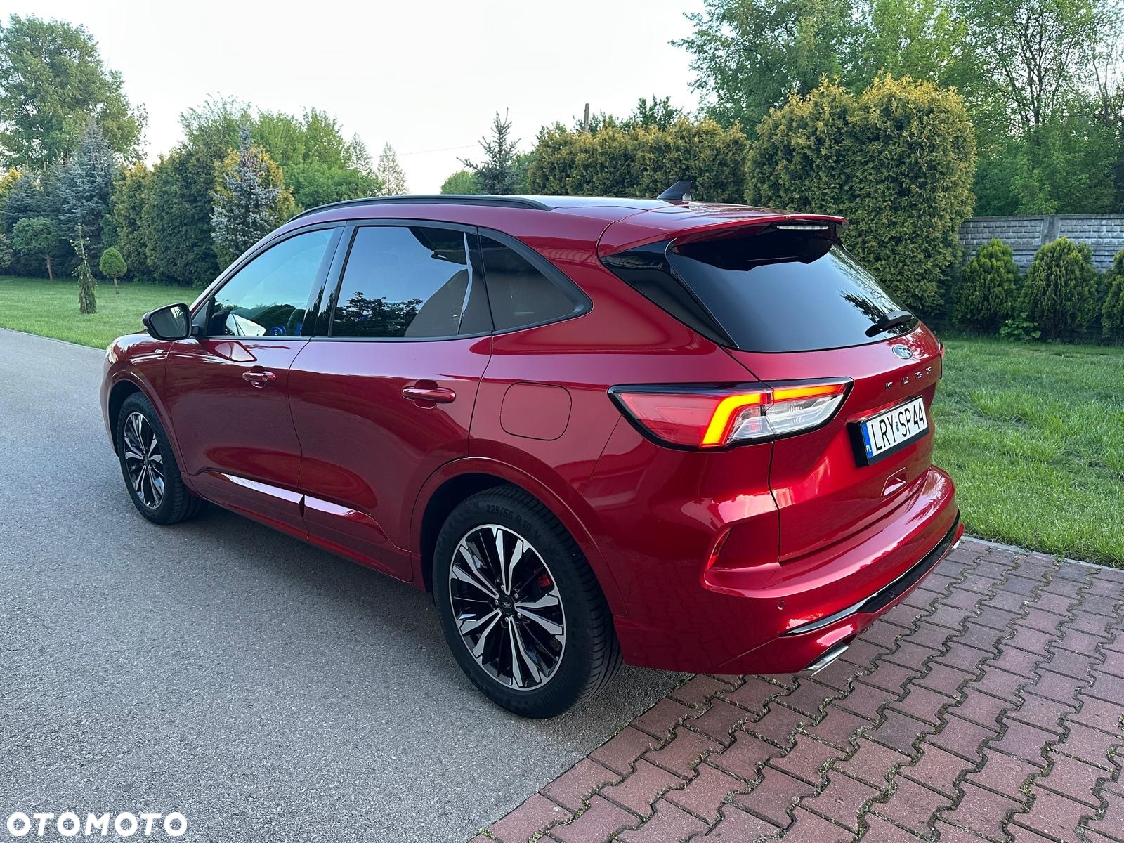 Ford Kuga 1.5 EcoBoost ST-LINE - 3