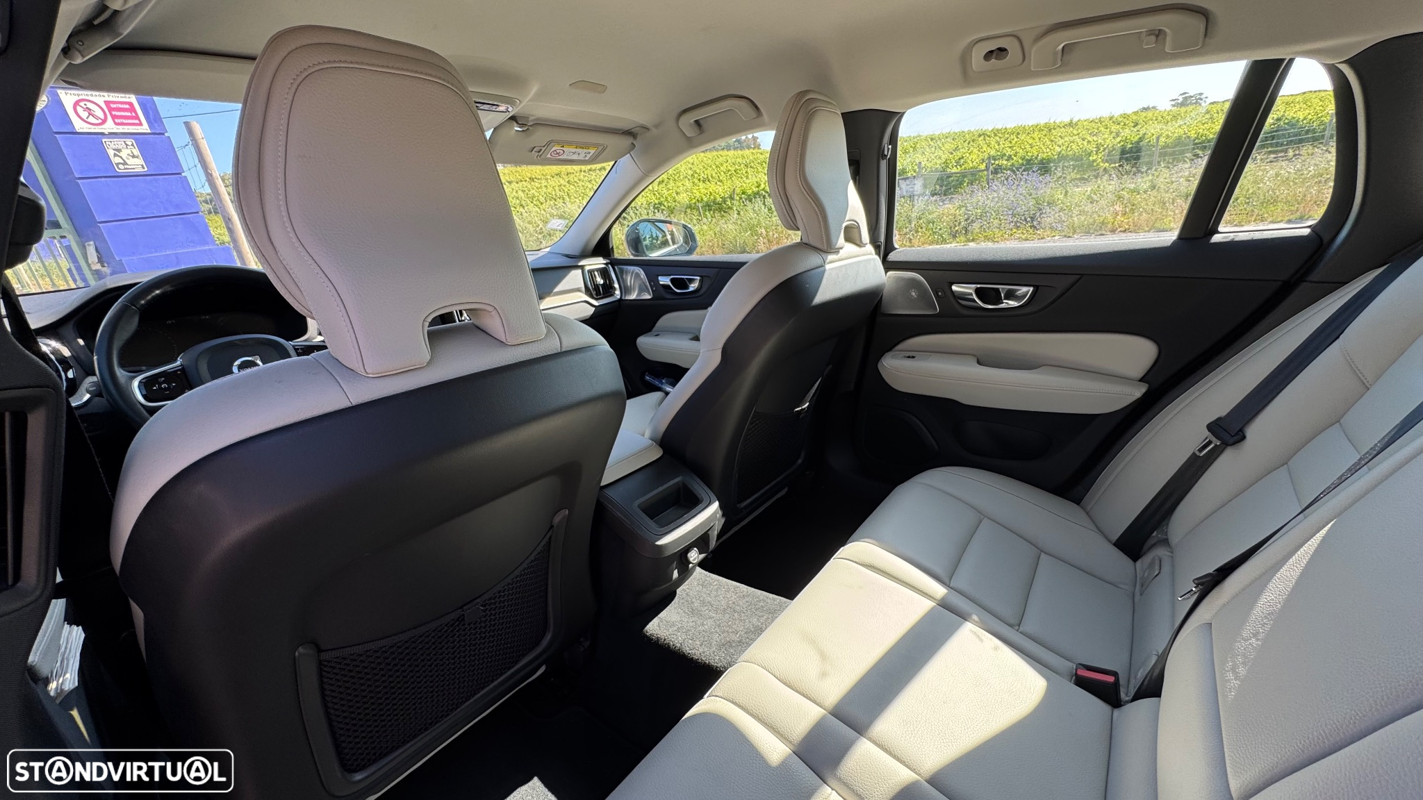 Volvo V60 2.0 D4 R-Design Geartronic - 11
