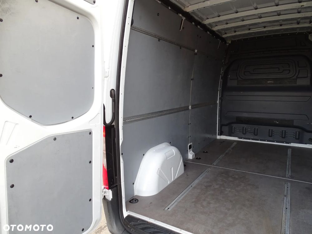 Mercedes-Benz SPRINTER - 12
