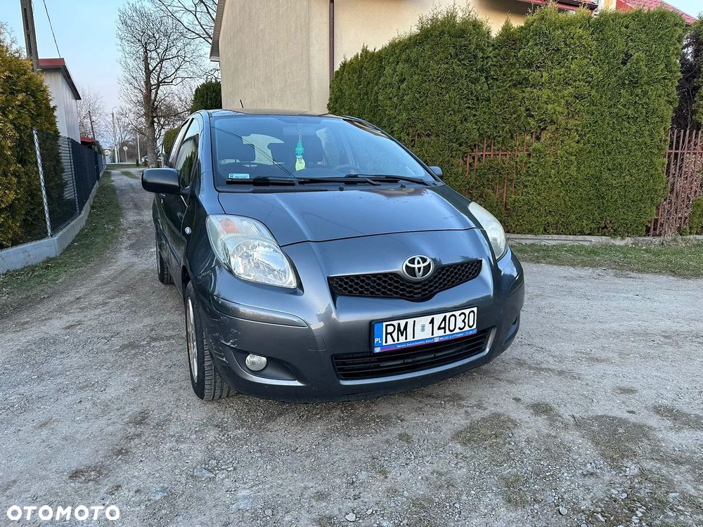Toyota Yaris - 1
