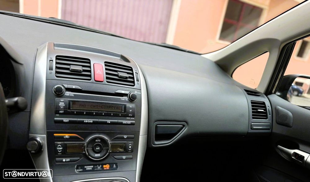 Toyota Auris 1.4 D-4D Sol - 12