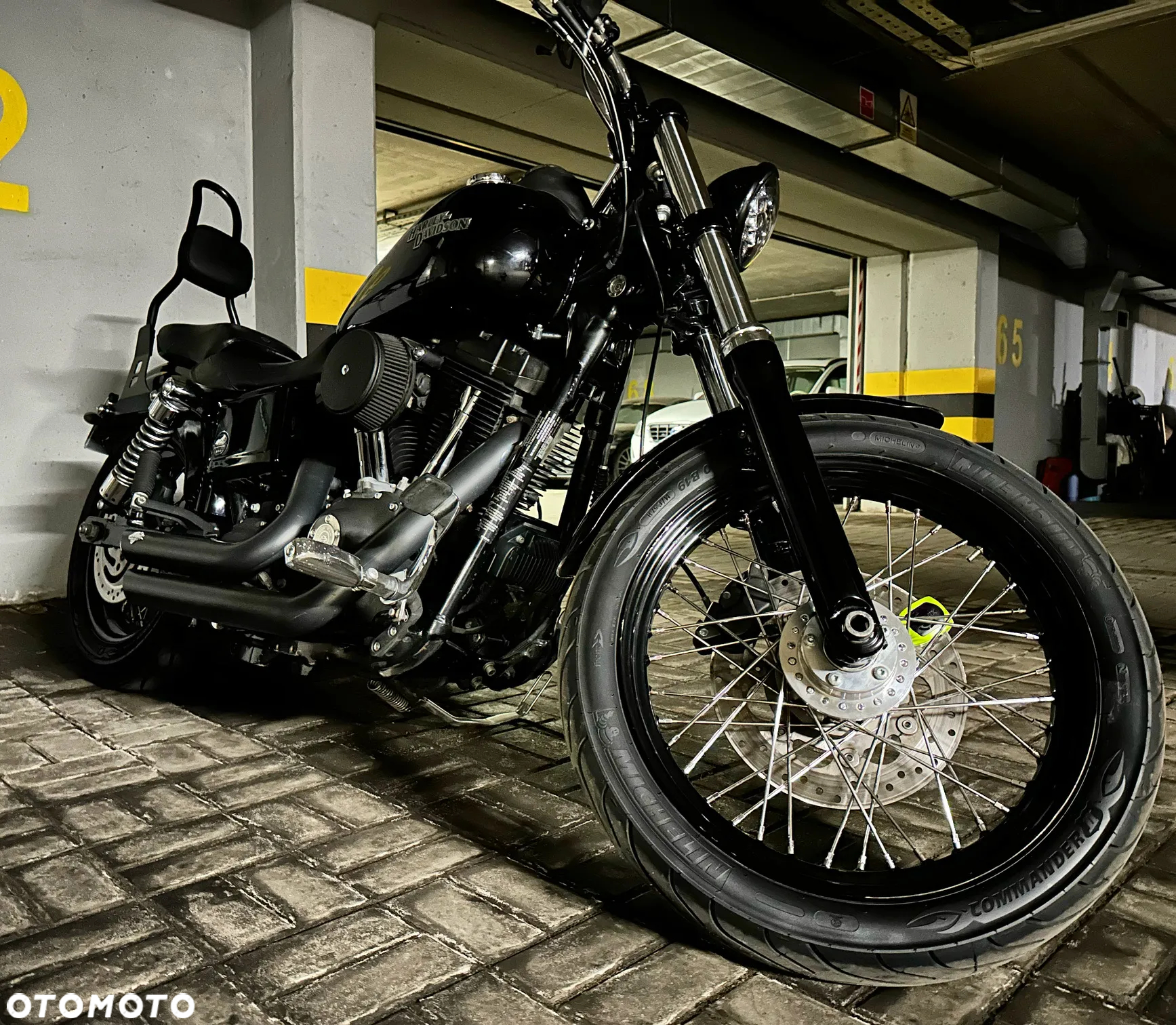 Harley-Davidson Dyna Street Bob - 10