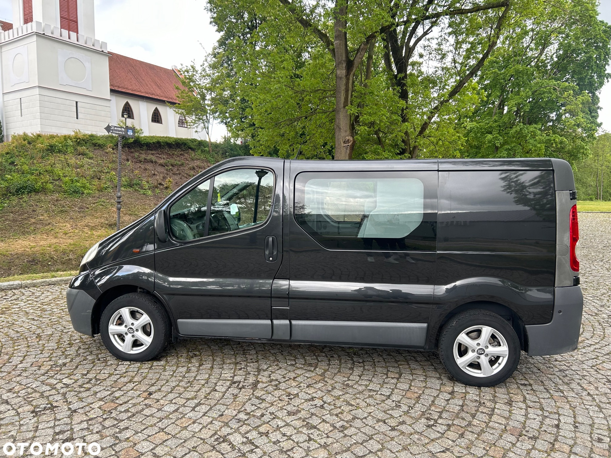 Opel Vivaro - 11