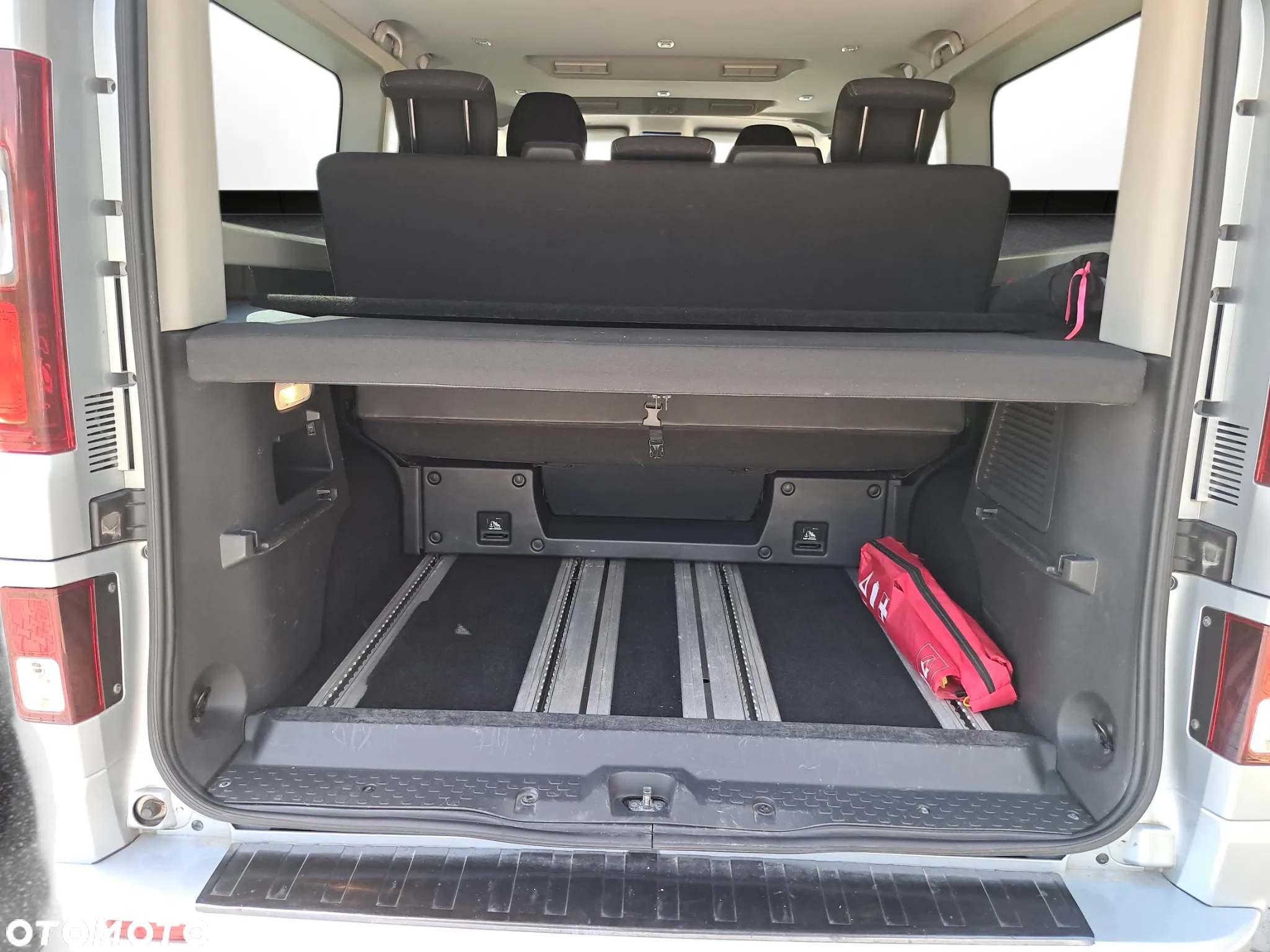 Renault Trafic Grand SpaceClass 2.0 dCi EDC - 12