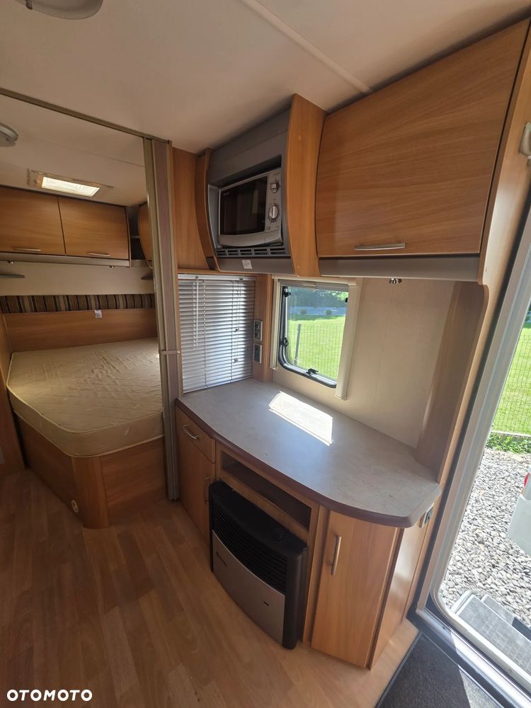 SWIFT CHARISMA 555 - 11