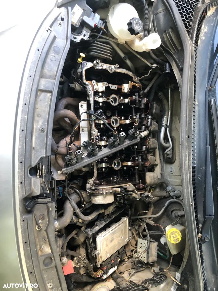 Dezmembrez Peugeot 207 CC GRI 2007 - 10