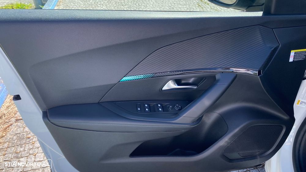 Peugeot e-2008 50 kWh Allure Pack - 21