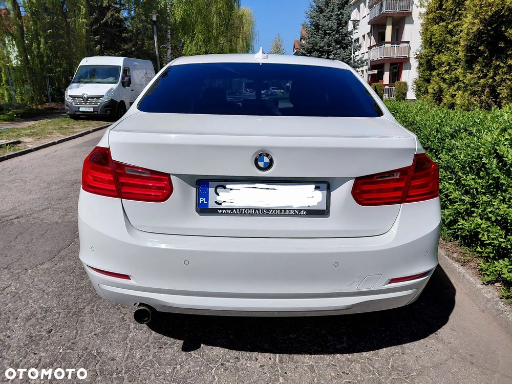 BMW Seria 3 320i Sport Line - 34