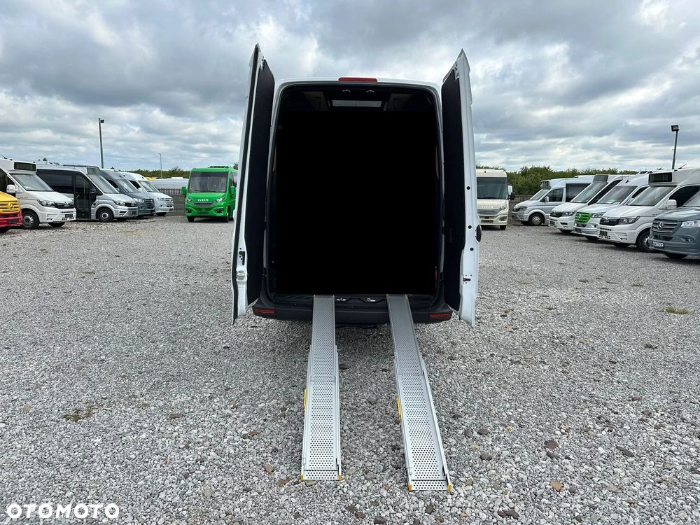 Mercedes-Benz Sprinter - 19