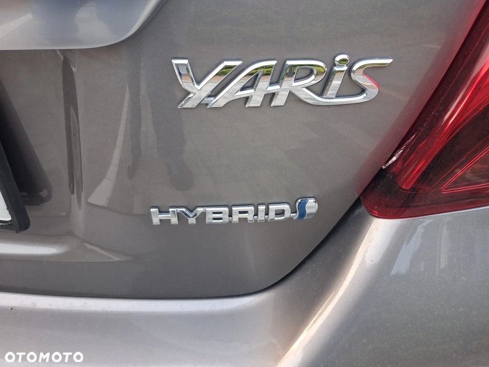 Toyota Yaris Hybrid 100 Dynamic - 9