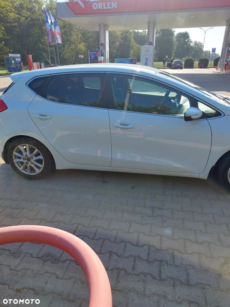Kia Ceed - 11