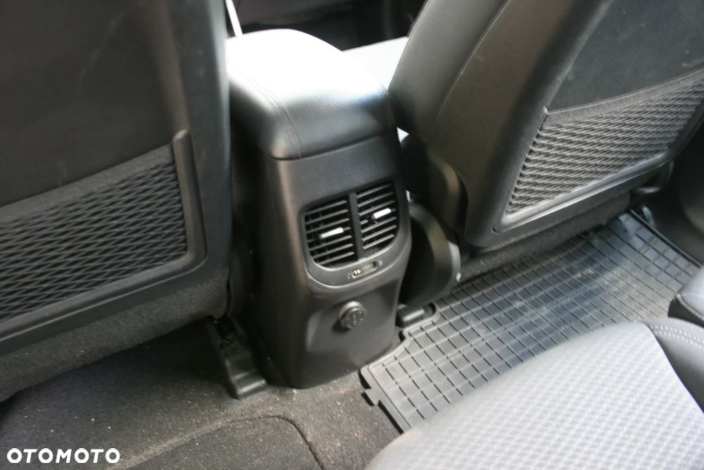 Kia Carens 1.6 GDI M 7os - 18