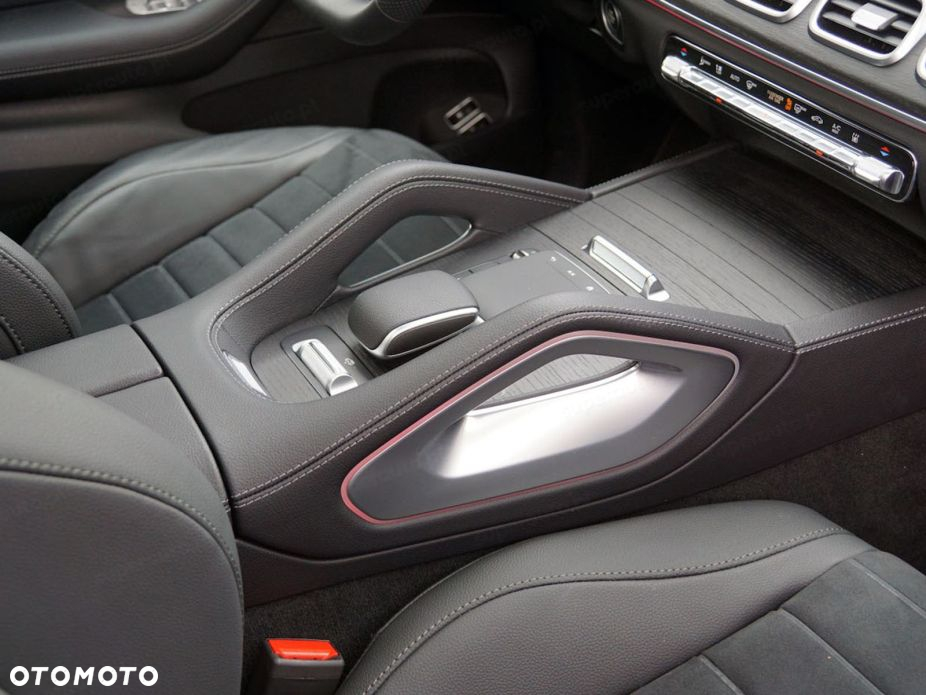 Mercedes-Benz GLE - 12